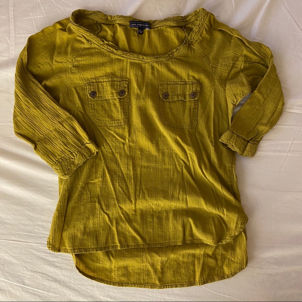 ✨5 for $20✨ 3/4 Length Olive-Colored Blouse